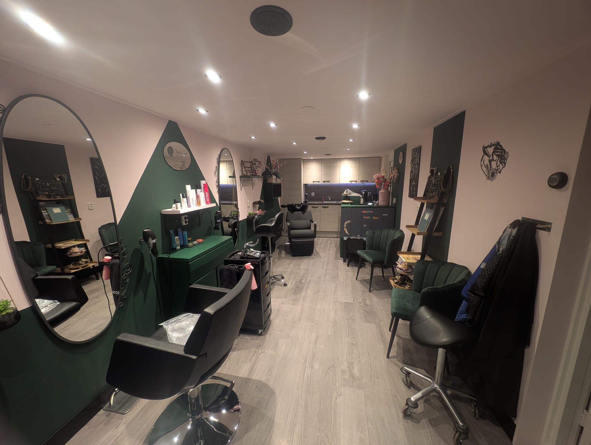 Overzicht van de salon